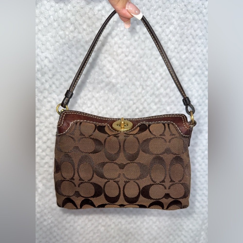 Coach chocolate turnlock SOLD ‼️